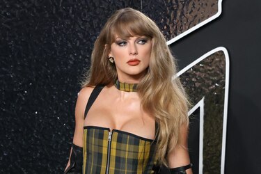 Taylor Swift reina en los MTV VMA con siete premios y agradece el apoyo de su novio