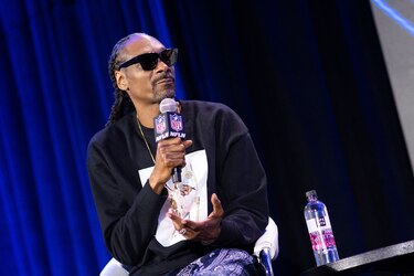 Demandan a rapero Snoop Dogg por agresión sexual