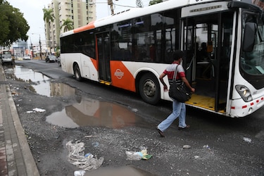 Entregan segundo informe de licitación para reparar calles en la ciudad capital