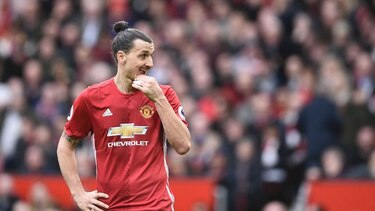 Ibrahimovic falla penal; Man U empata ante Bournemouth