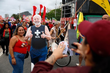 Lula moviliza a sus bases en la calle y las redes a tres semanas de las elecciones