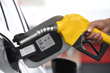 Etanol obligatorio: Del tanque del sedán al motor de la güira