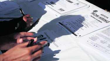 Caen solicitudes de subsidios