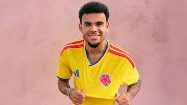 La camiseta de Colombia rinde homenaje al realismo mágico y a su biodiversidad