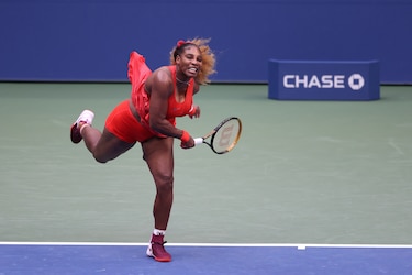 Serena Williams vence a Sloane Stephens y avanza a octavos del Abierto de Estados Unidos