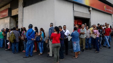 Venezuela inicia canje masivo de billetes de 100 bolívares