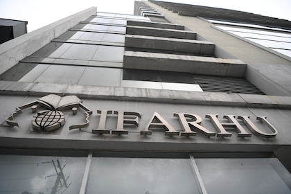 Auditoría en el Ifarhu revela que 90% de las resoluciones de becas no estaban firmadas