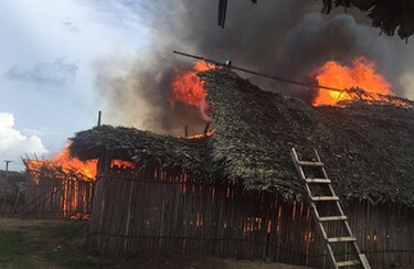 Incendio en Cangandía afecta  12 viviendas y destruye otras 4