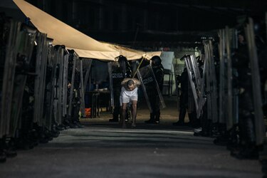 Fiscalía salvadoreña pide juicio masivo para 1,828 detenidos durante régimen de excepción