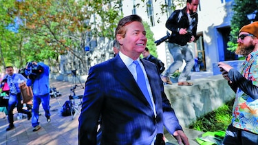 Exjefe de campaña de Donald Trump se entrega a la justicia