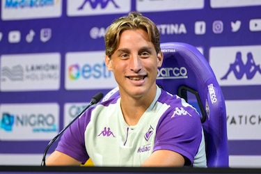 El futbolista Edoardo Bove, en cuidados intensivos y bajo sedación luego de desplomarse en medio de un partido
