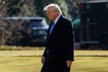 Trump se autoproclama presidente del centro artístico Kennedy y desmantela su junta