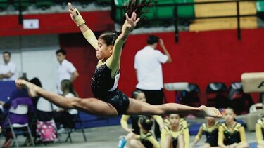 Gimnastas imponen su ritmo en el Roberto Durán