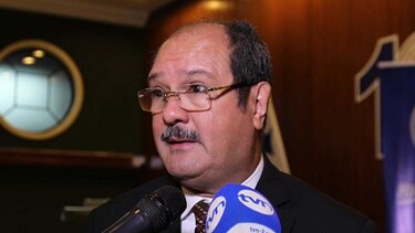 Arrecian las críticas contra director del Seguro Social