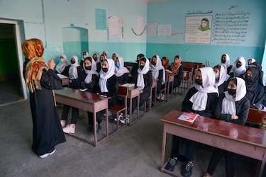 Unesco denuncia ‘retroceso enorme’ para la educación tras cierre de colegios por los talibanes