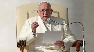 El Papa pide 'ejemplaridad' a la Curia para evitar escándalos