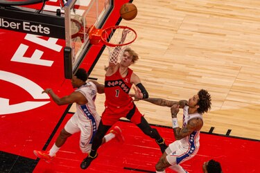 Los Lakers remontan a los Suns, los Warriors sonríen y los Knicks se reivindican