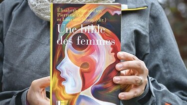 ‘Una biblia de las mujeres’ en medio de ‘MeToo’