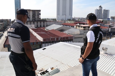 Frustan hurto en un supermercado en Calidonia; hay cinco aprehendidos