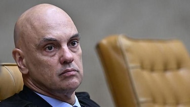 Flávio Bolsonaro llega a EU después de que Brasil cancelara sus pasaportes