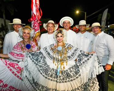 ¡Seco Herrerano rinde homenaje a nuestras tradiciones!