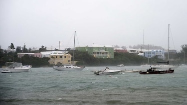 El poderoso huracán Nicole se acerca a las Bermudas