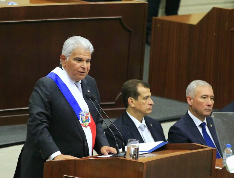 Mulino: ‘No venimos a administrar el desorden’ y sube el tono ante sus críticos