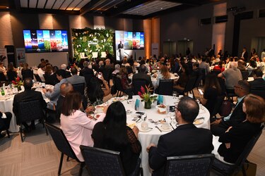 Café con La Prensa: conectividad y turismo, temas clave para el desarrollo nacional
