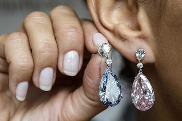Aretes de diamantes vendidos por $57 millones en Sotheby's