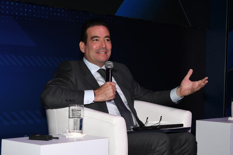 Mulino arremete contra la banca por lavado de dinero; banqueros señalan que reportan todas las operaciones sospechosas