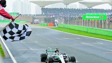Hamilton logra la revancha