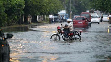Intensa lluvia en La Habana provoca inundaciones y cortes en fluido eléctrico