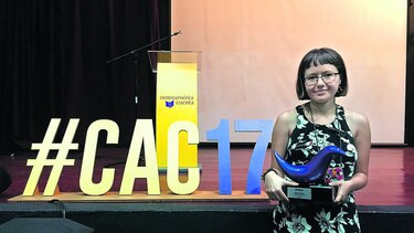 Un pájaro contra el machismo