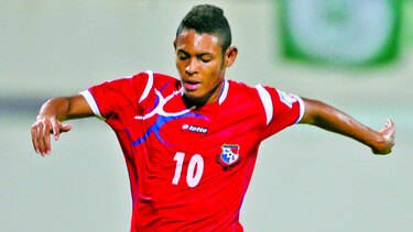Ismael Díaz convierte su gol número 13 con Porto
