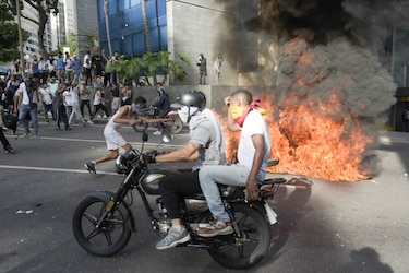 VIDEO: Las calles de Venezuela se inundan de manifestantes ante lo que consideran un fraude electoral