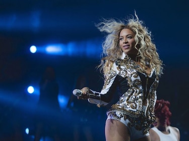 Beyoncé compra 750 regalos navideños en visita sorpresa