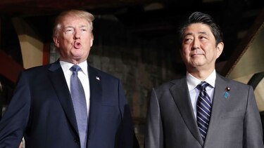 A su llegada a Japón, Trump lanza una advertencia a Corea del Norte