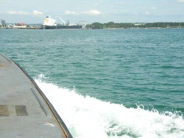 Incautan en Uruguay más de 1 tonelada de cocaína en barco panameño