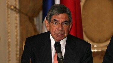 Fiscalía de Costa Rica reabre causa contra Óscar Arias por mina de oro