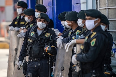 Perú suspende 1,743 líneas telefónicas por llamadas falsas a servicios de urgencia en la pandemia