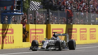 Hamilton reforzó su liderato al ganar el Gran Premio de Italia