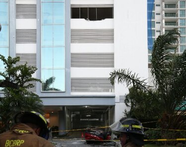 Tres personas mueren al caer vehículo del PH Breeze en Costa del Este