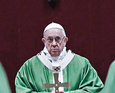 Francisco pide aliviar sanciones