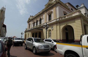 Inac evalúa cerrar el Teatro Nacional