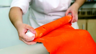 Detalles de un dulce con ‘fondant’