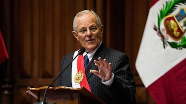 Kuczynski amenaza al Congreso con retirar su carta de renuncia