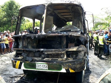 Colombia: Bus que se incendió circulaba ilegalmente