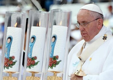 Papa denuncia 'el cáncer de la desesperanza' ante fieles surcoreanos