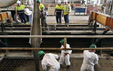 Línea 2 del Metro logra construcción de la viga 'U' número mil