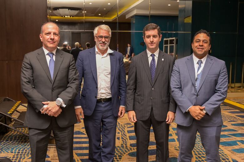 Se iniciará proceso de consultas para cambios legales y salir de listas fiscales